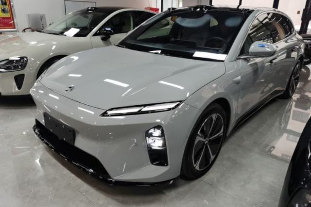 Ojetý Nio ET5T 2025 75 kWh Touring