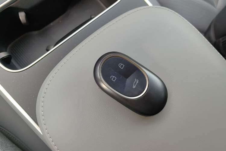 Used Nio ET5T 2025 75 kWh Touring Vehicle Key