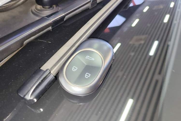 Used Nio ET5T 2025 75 kWh Touring Vehicle Key