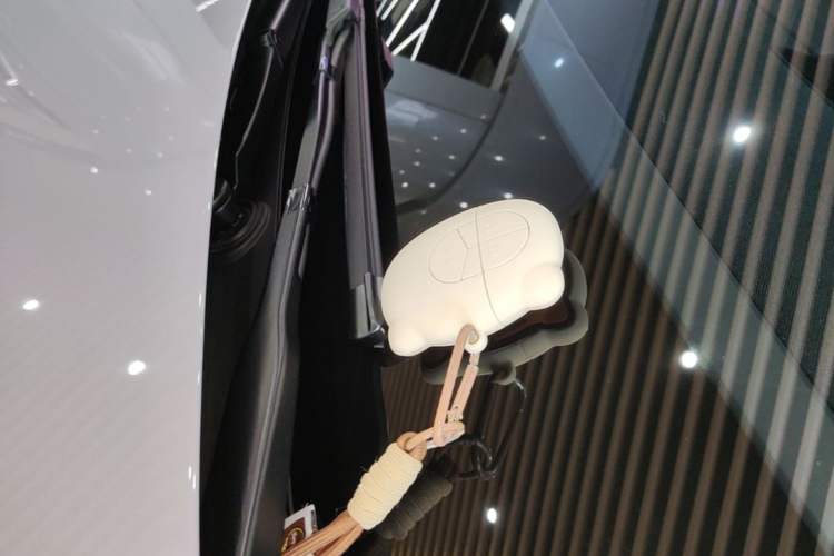Used Nio ET5T 2025 75 kWh Touring Vehicle Key
