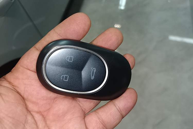 Used Nio ET5T 2025 75 kWh Touring Vehicle Key