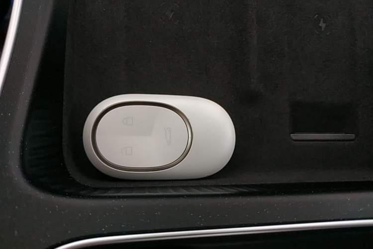Used Nio ET5T 2025 75 kWh Touring Vehicle Key