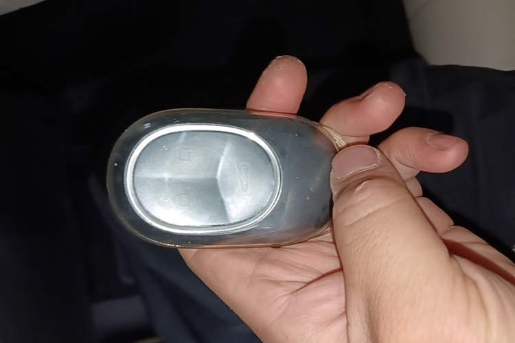 Used Nio ET5T 2025 75 kWh Touring Vehicle Key