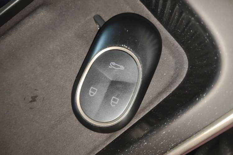 Used Nio ET5T 2025 75 kWh Touring Vehicle Key