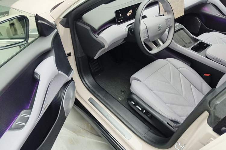 Used Nio ET5T 2025 75 kWh Touring Driver Seat