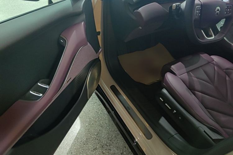 Used Nio ET5T 2025 75 kWh Touring Driver Seat