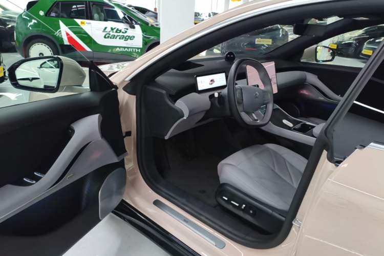 Used Nio ET5T 2025 75 kWh Touring Driver Seat