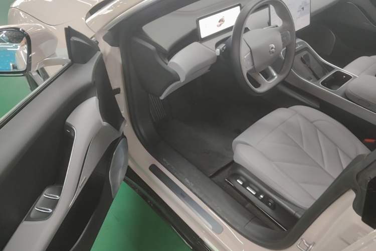 Used Nio ET5T 2025 75 kWh Touring Driver Seat