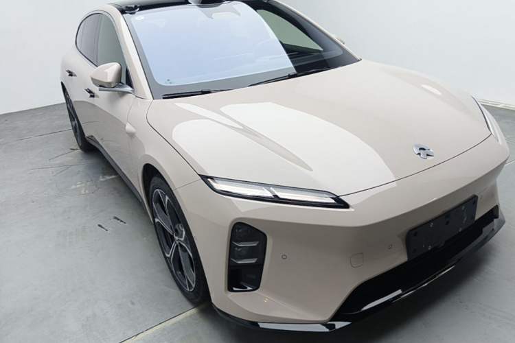 Used Nio ET5T 2025 75 kWh Touring Exterior 1