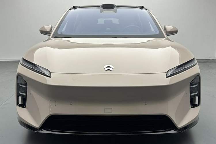 Used Nio ET5T 2025 75 kWh Touring Exterior 1