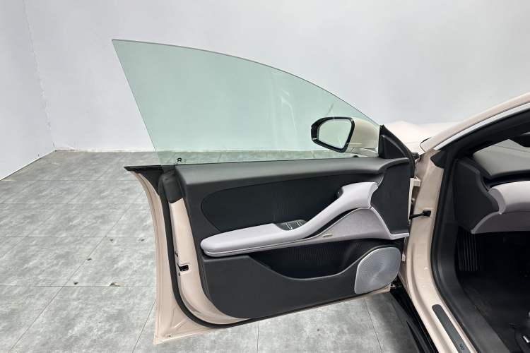 Used Nio ET5T 2025 75 kWh Touring Exterior 11