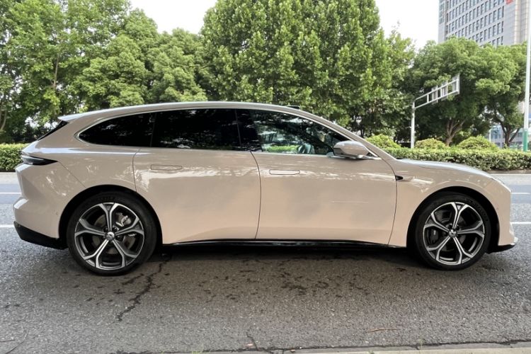 Used Nio ET5T 2025 75 kWh Touring Exterior 3