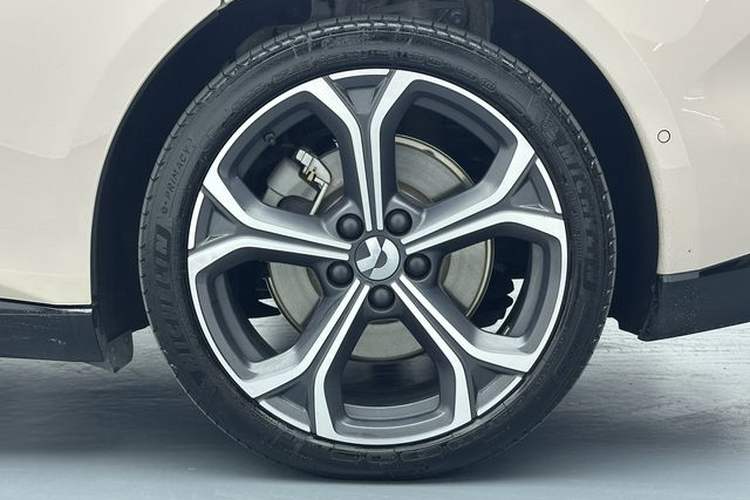 Used Nio ET5T 2025 75 kWh Touring Exterior 8