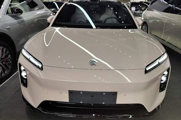 Used Nio ET5T 2025 75 kWh Touring Front