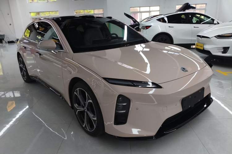 Used Nio ET5T 2025 75 kWh Touring Front Right 45 Deg
