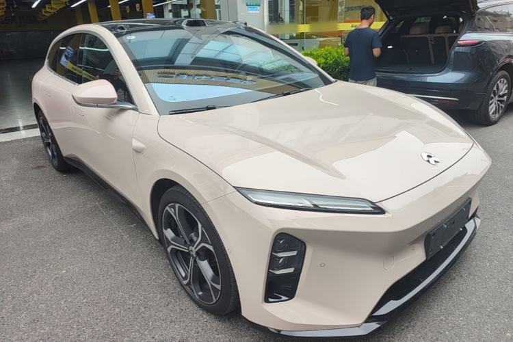 Used Nio ET5T 2025 75 kWh Touring Front Right 45 Deg