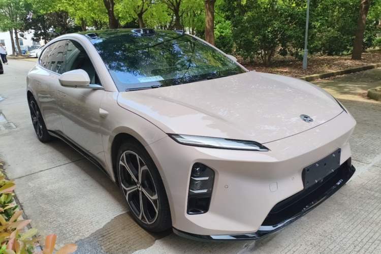 Used Nio ET5T 2025 75 kWh Touring Front Right 45 Deg