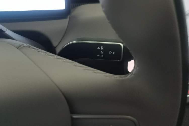 Used Nio ET5T 2025 75 kWh Touring Gear Lever