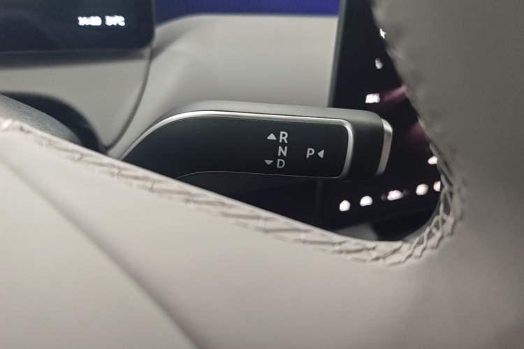Used Nio ET5T 2025 75 kWh Touring Gear Lever