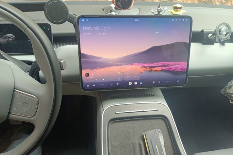 Used Nio ET5T 2025 75 kWh Touring Audio And AC Panel