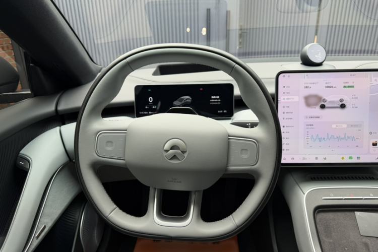 Used Nio ET5T 2025 75 kWh Touring Interior 6