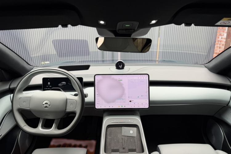 Used Nio ET5T 2025 75 kWh Touring Interior 8
