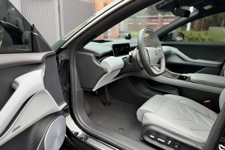 Used Nio ET5T 2025 75 kWh Touring Interior 9