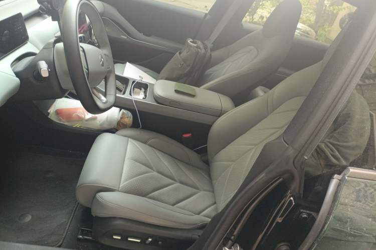 Used Nio ET5T 2025 75 kWh Touring Left Front Seat