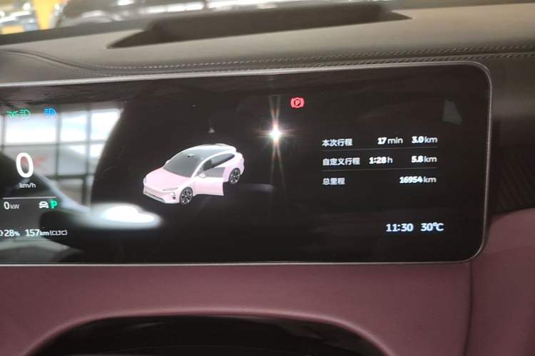 Used Nio ET5T 2025 75 kWh Touring Instrument Cluster