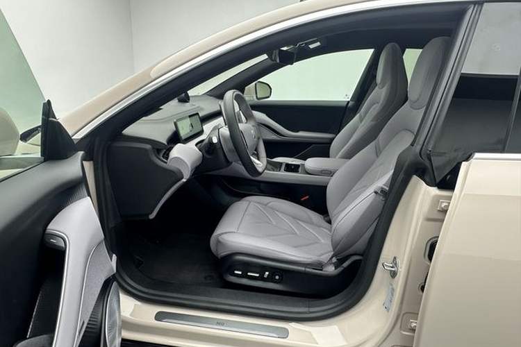 Used Nio ET5T 2025 75 kWh Touring Interior 1