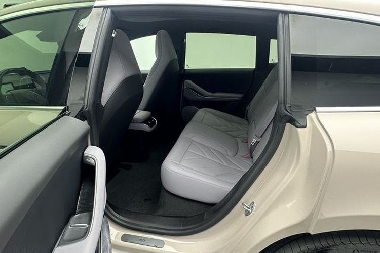 Used Nio ET5T 2025 75 kWh Touring Interior 2
