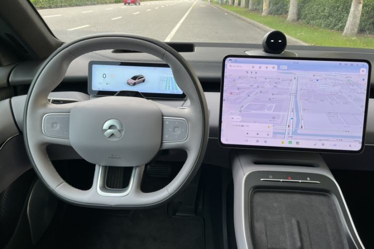 Used Nio ET5T 2025 75 kWh Touring Interior 7
