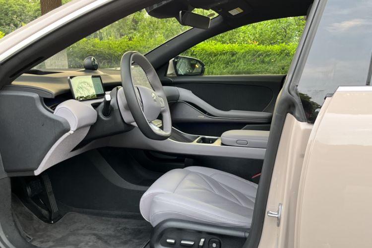 Used Nio ET5T 2025 75 kWh Touring Interior 8