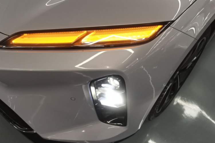 Used Nio ET5T 2025 75 kWh Touring Left Front Headlight