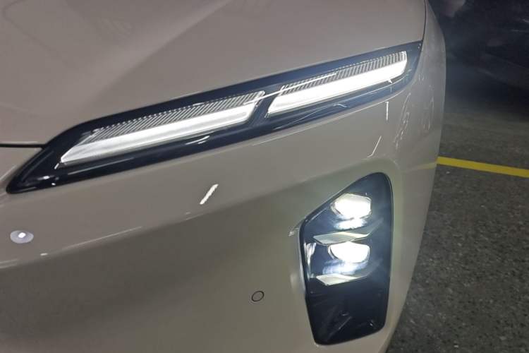 Used Nio ET5T 2025 75 kWh Touring Left Front Headlight