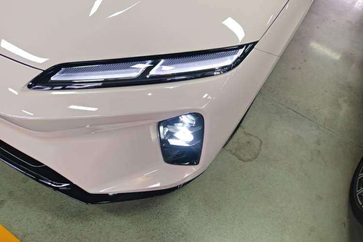 Used Nio ET5T 2025 75 kWh Touring Left Front Headlight