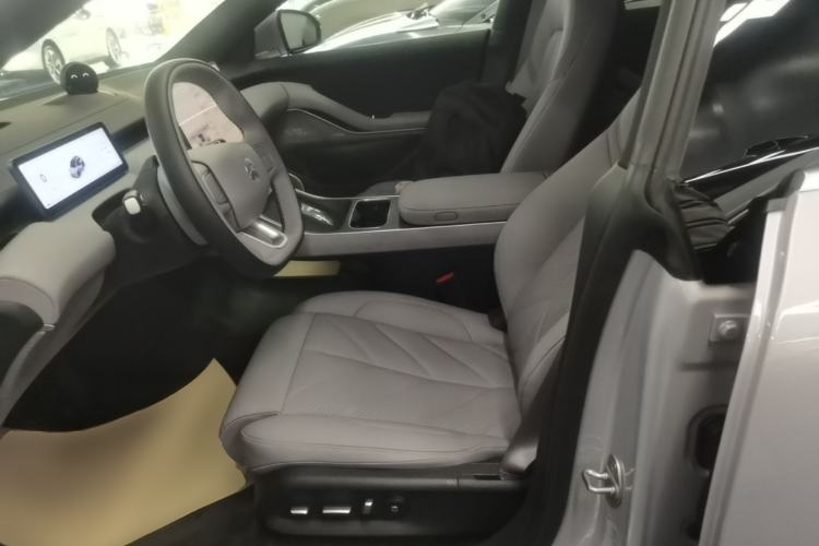 Used Nio ET5T 2025 75 kWh Touring Left Front Seat