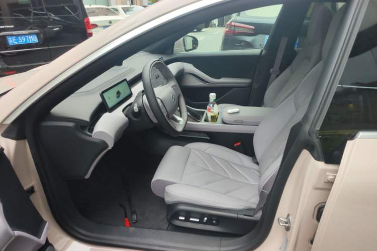 Used Nio ET5T 2025 75 kWh Touring Left Front Seat