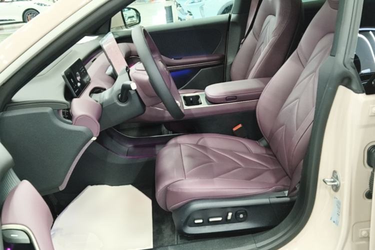 Used Nio ET5T 2025 75 kWh Touring Left Front Seat