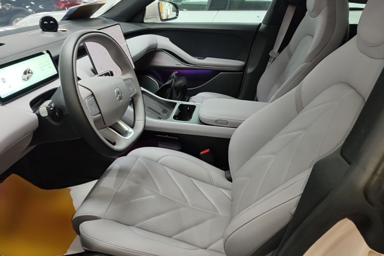 Used Nio ET5T 2025 75 kWh Touring Left Front Seat