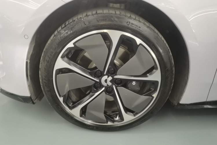 Used Nio ET5T 2025 75 kWh Touring Left Front Wheel Hub