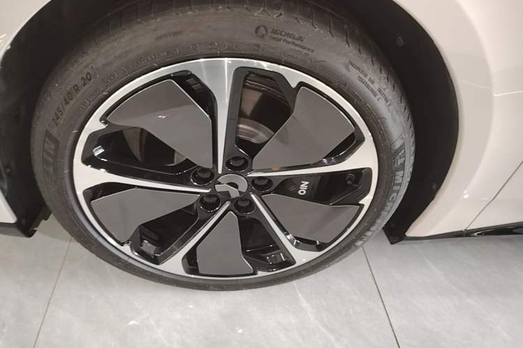 Used Nio ET5T 2025 75 kWh Touring Left Front Wheel Hub