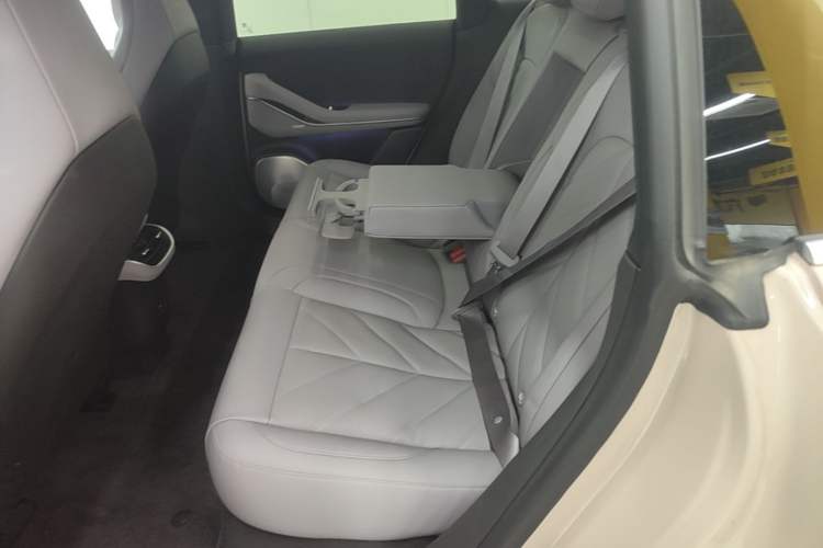 Used Nio ET5T 2025 75 kWh Touring Left Rear Seat