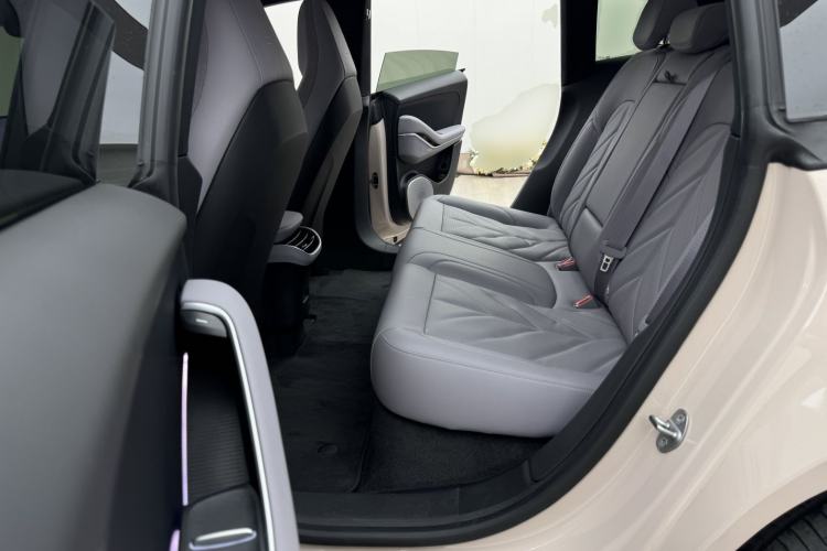 Used Nio ET5T 2025 75 kWh Touring Left Rear Seat