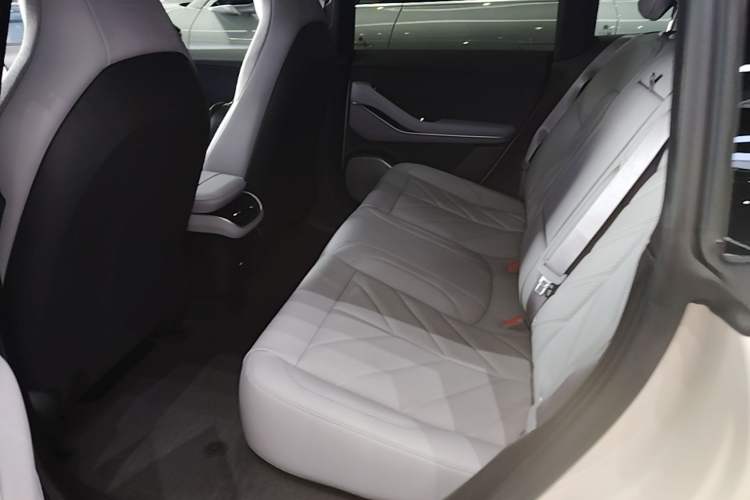 Used Nio ET5T 2025 75 kWh Touring Left Rear Seat