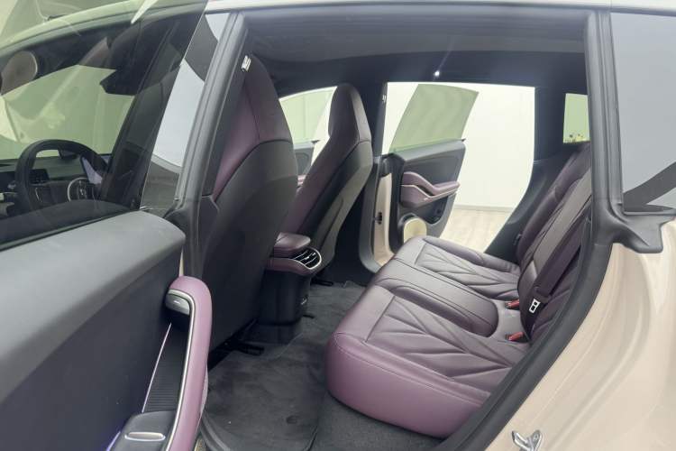 Used Nio ET5T 2025 75 kWh Touring Left Rear Seat
