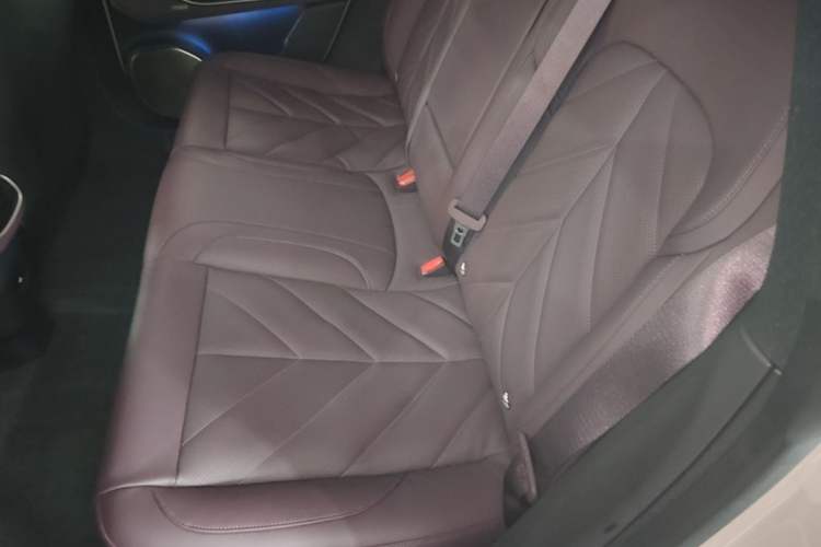 Used Nio ET5T 2025 75 kWh Touring Left Rear Seat