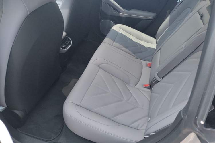 Used Nio ET5T 2025 75 kWh Touring Left Rear Seat