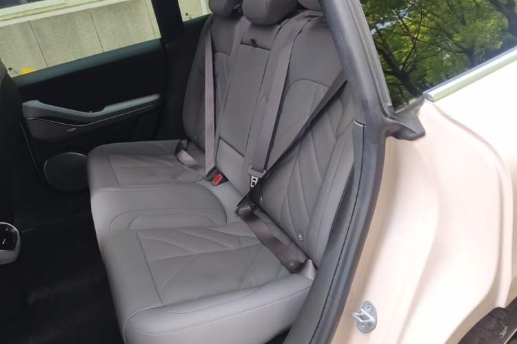 Used Nio ET5T 2025 75 kWh Touring Left Rear Seat