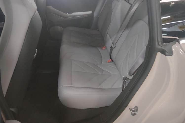 Used Nio ET5T 2025 75 kWh Touring Left Rear Seat